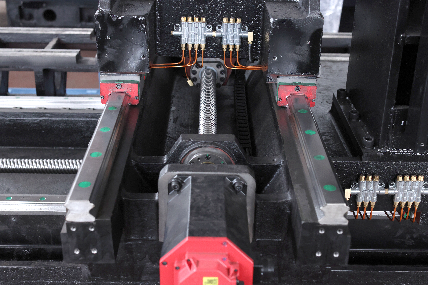 4 軸 3 軸 垂直加工センター SV960L テーブルサイズ 1100*550mm 垂直フライディングセンター 5