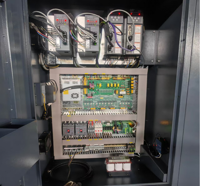 4 軸 3 軸 垂直加工センター SV960L テーブルサイズ 1100*550mm 垂直フライディングセンター 6