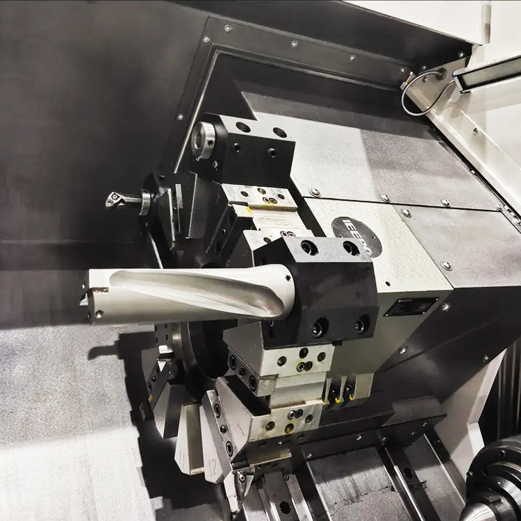 SMTCL CNC Lathe HTC 50n Fanucコントローラ ライブツール 斜面床 CNC Lathe水平 CNCターニングセンター