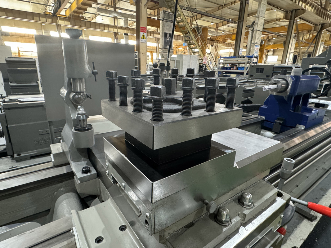 SMTCL横回 lathes CW6163B メタルマニュアル lathes 1000mm スピンドルボア 104 重作業マニュアル lathes