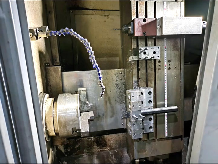 ギャング ツール 斜面 ベッド CNC ターネス 機械 CHK46 自動 ギャング タイプ ターネス 機械 バール フィーダー