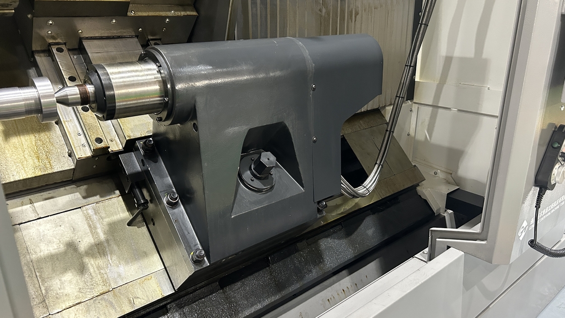 斜面床 CNC lathes HTC63Q 最大切断長 3000mm 重量切断スピンドル CNC水平 lathes