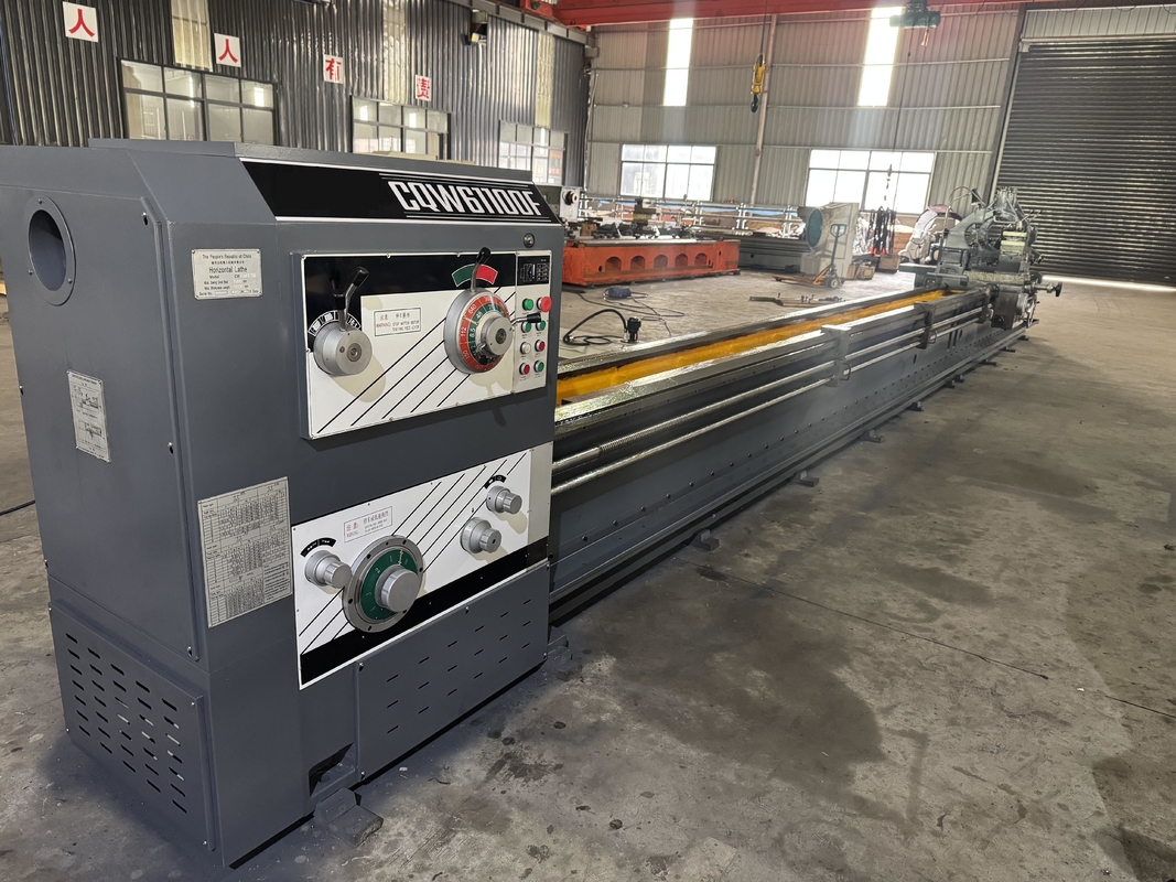 精密重量CNC lathes for large diameter turning work CQW61110F エンジン lathes 精密重量CNC lathes 大直径のターニング作業のための機械 lathes